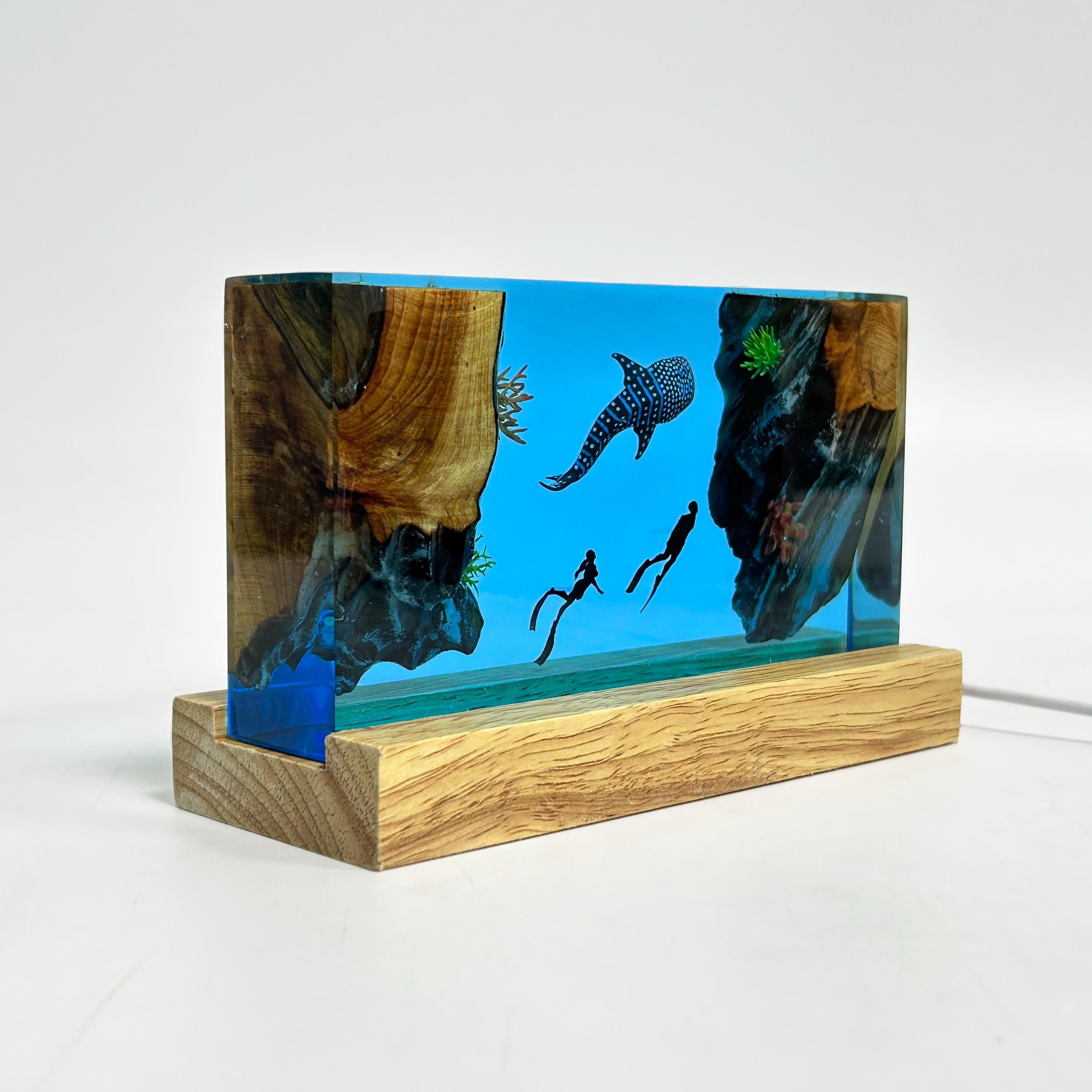 Whale Shark Resin Lamp, Ocean Scene, Divers, Wood Base Home Decor, Halloween Gifts, Christmas Gifts, Handmade Gifts for Kids, Divers Crafts