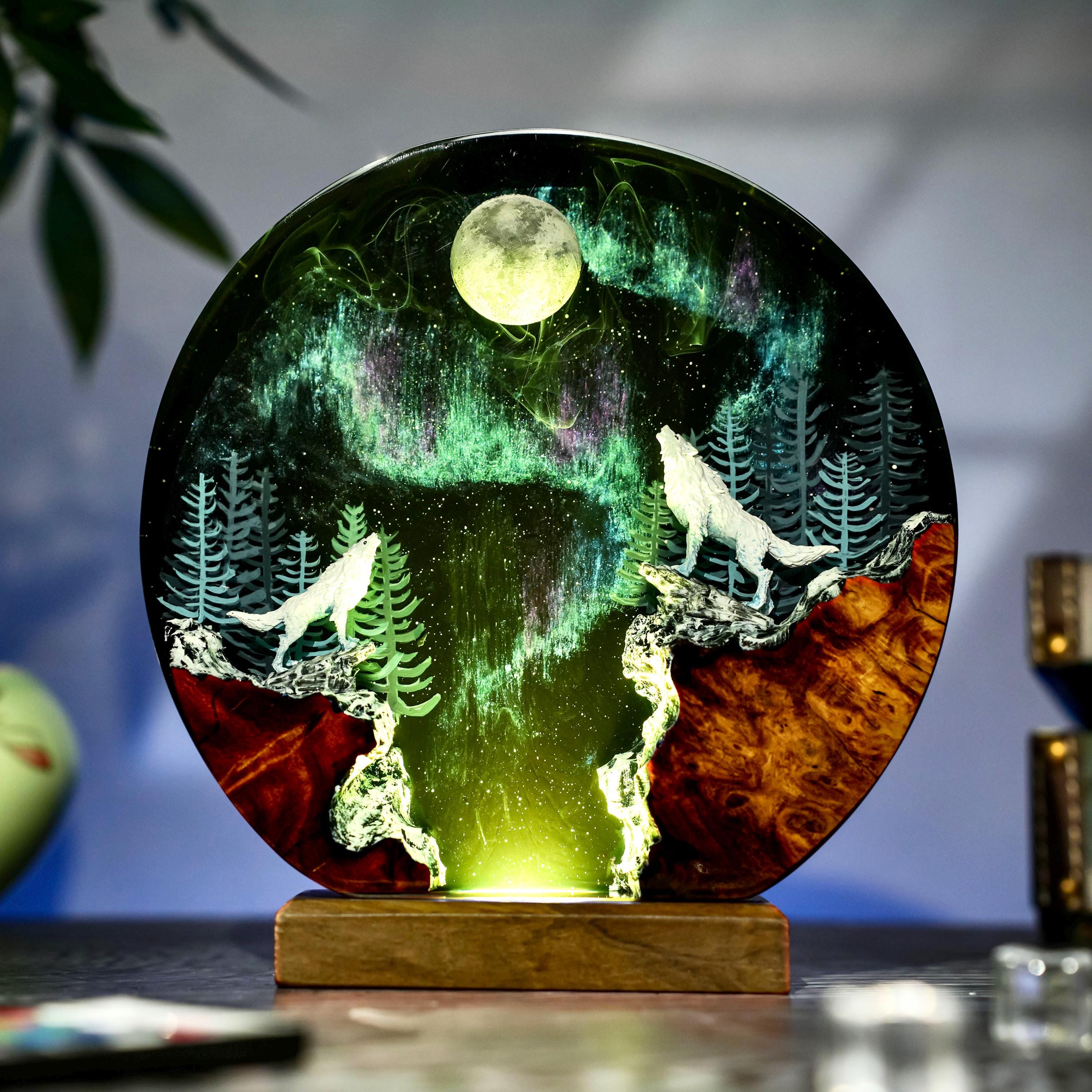 Handmade Aurora Wolf Moon Lamp, Howling Wolf Northern Lights, Unique Handmade Gift for Room Decor, Resin Night light gift