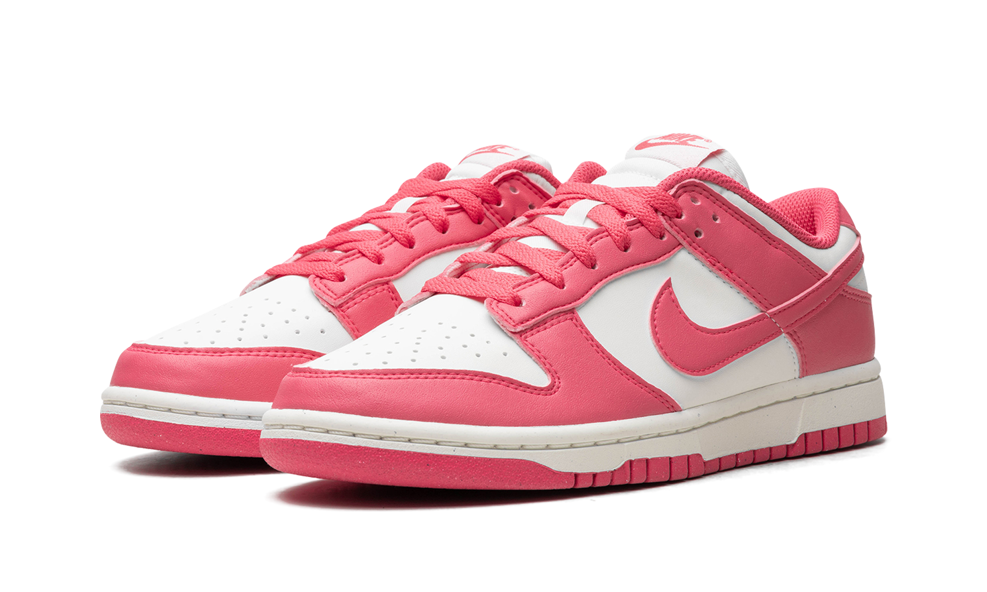 Nike Dunk Low. WMNS "Pink"