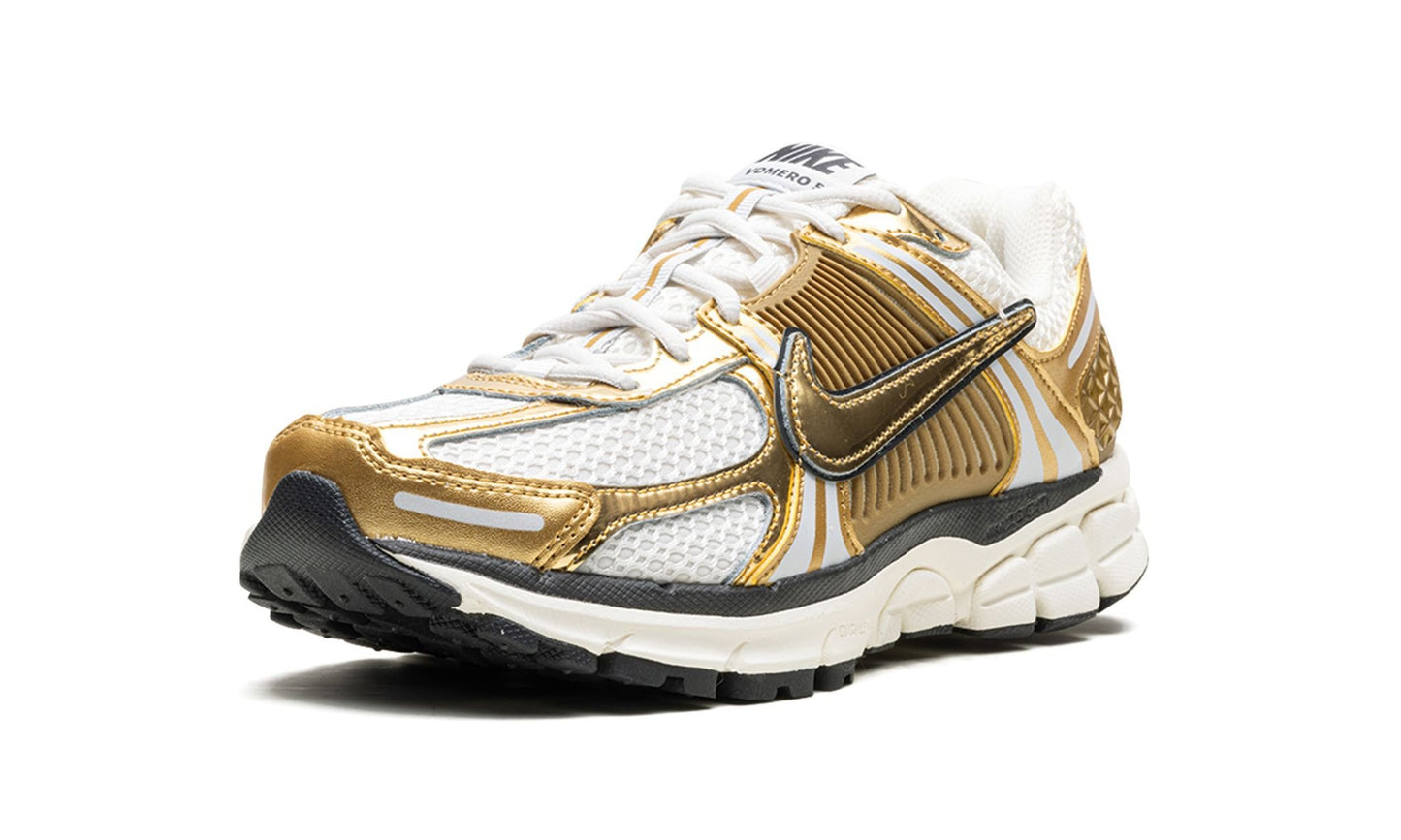 Zoom Vomero 5 WMNS "Metallic Gold" HF7723 001