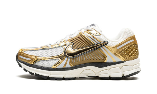 Zoom Vomero 5 WMNS "Metallic Gold" HF7723 001