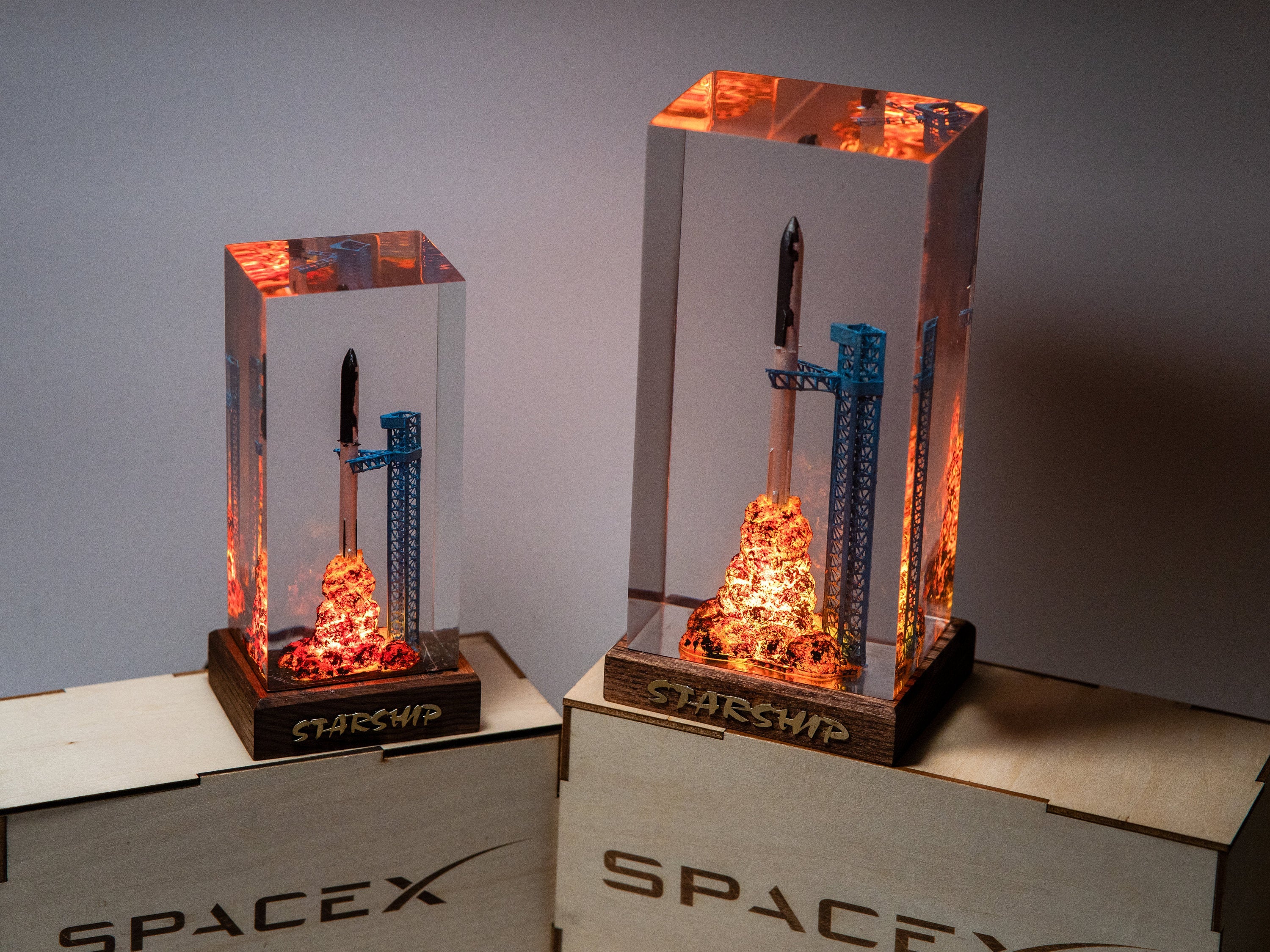 SpaceX Starship Rocket Launch Lamp - Falcon Heavy resin epoxy lamp, Gift for Engineers & Space Lovers, Luxury Corporate Gifts
