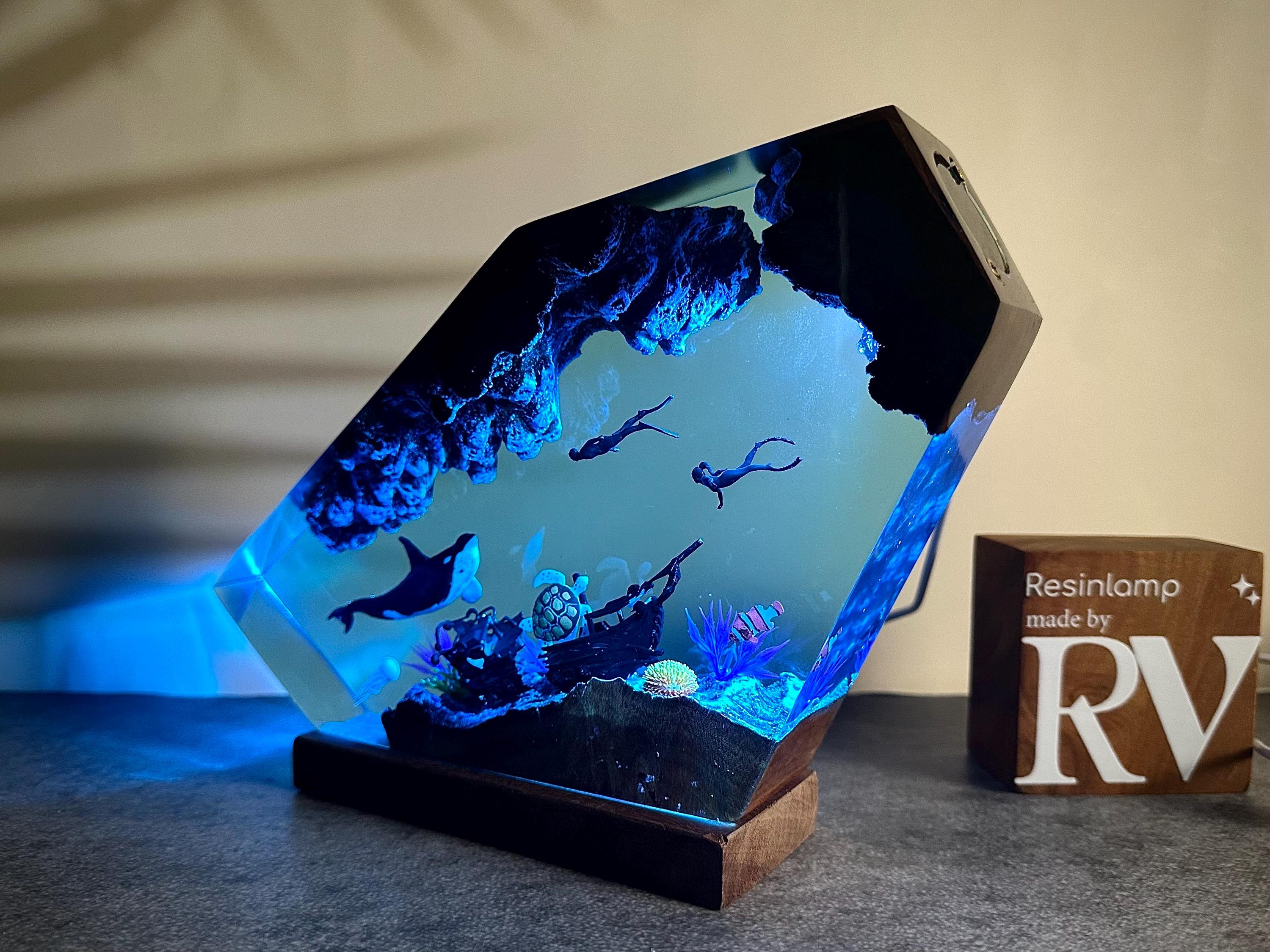 Handmade Orca Whale Resin Lamp, Ocean Diorama Night Light, Resin Wood Art Lamp, Personalized Night Light, Christmas gift
