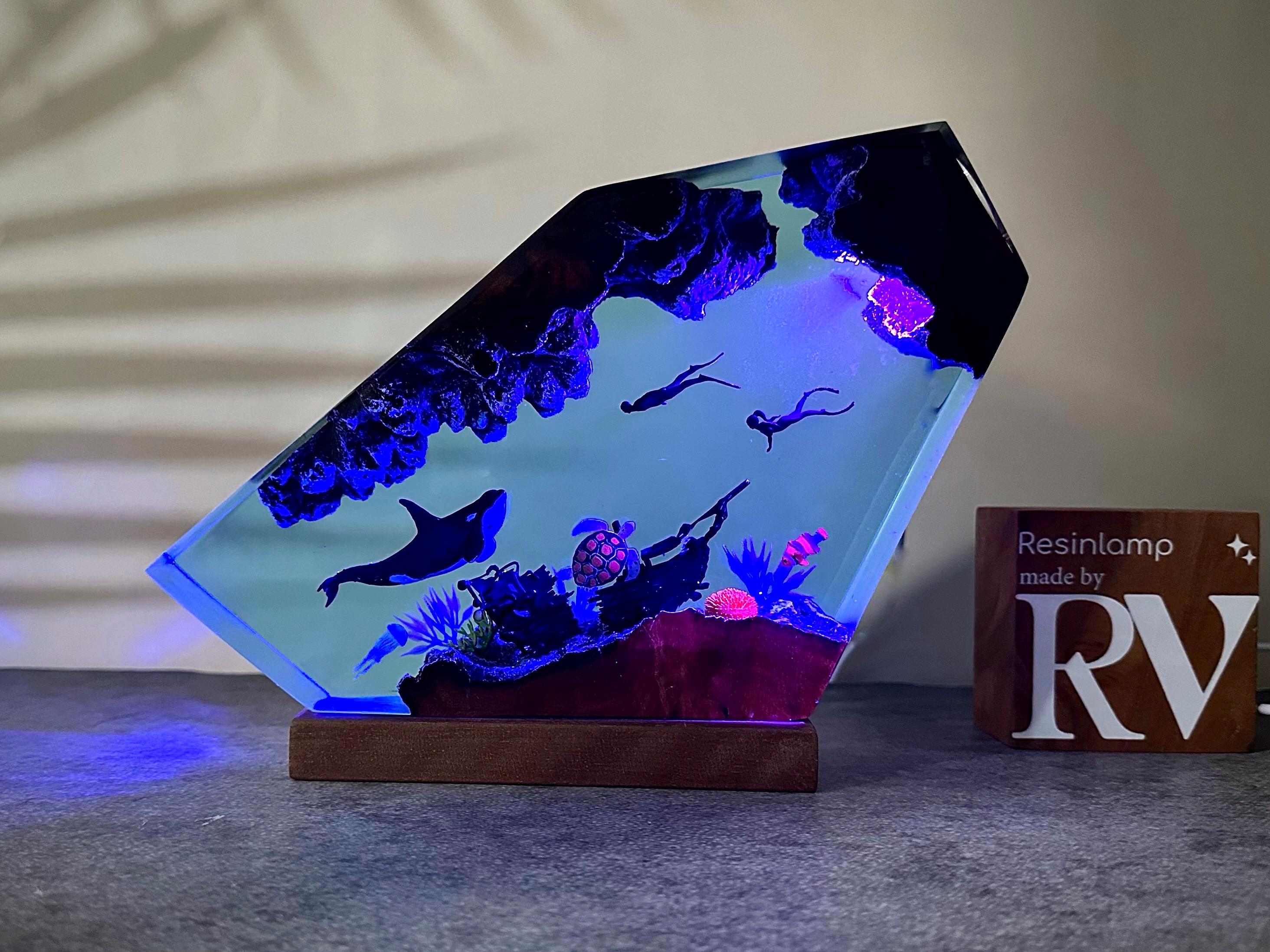 Handmade Orca Whale Resin Lamp, Ocean Diorama Night Light, Resin Wood Art Lamp, Personalized Night Light, Christmas gift