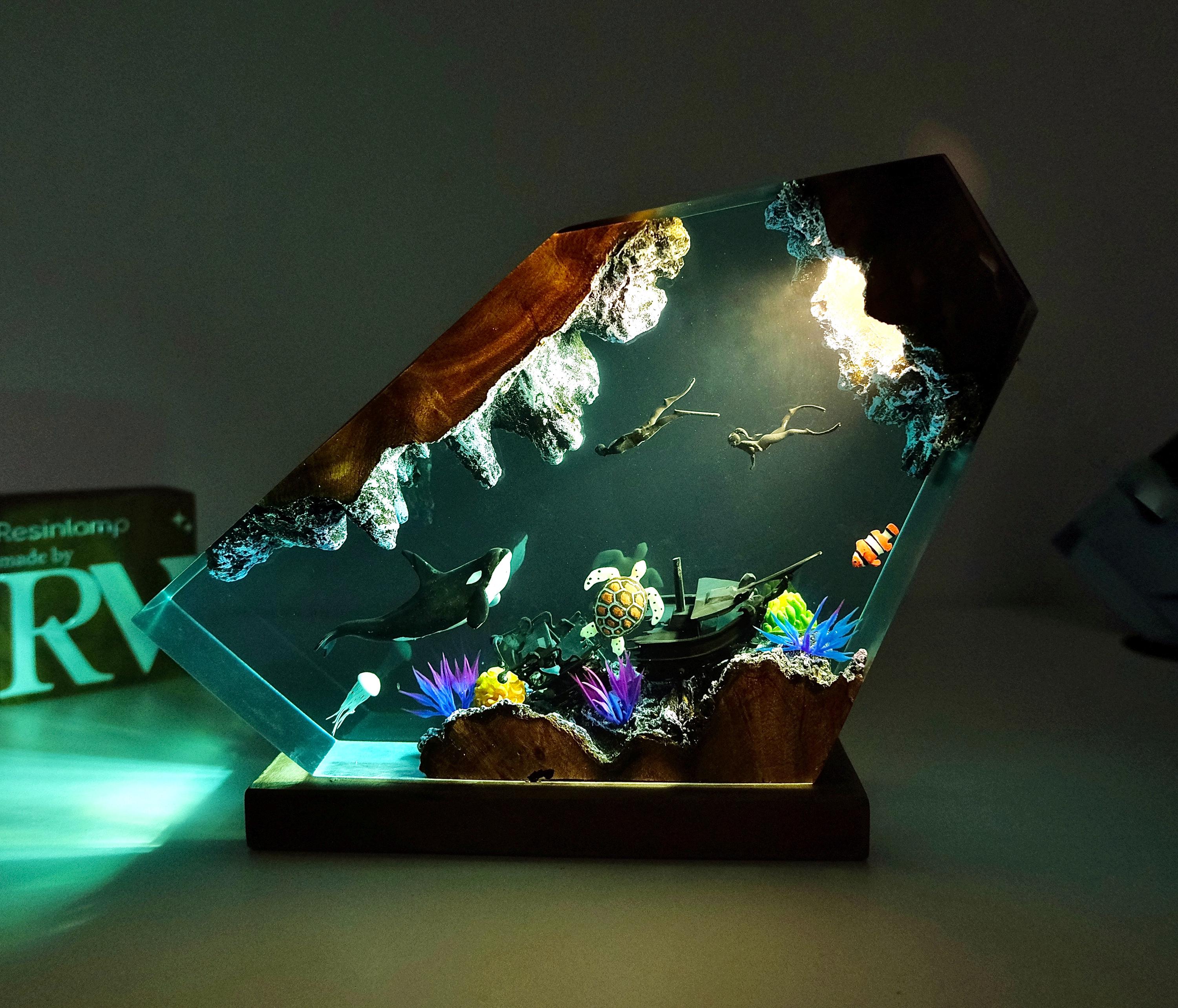 Handmade Orca Whale Resin Lamp, Ocean Diorama Night Light, Resin Wood Art Lamp, Personalized Night Light, Christmas gift