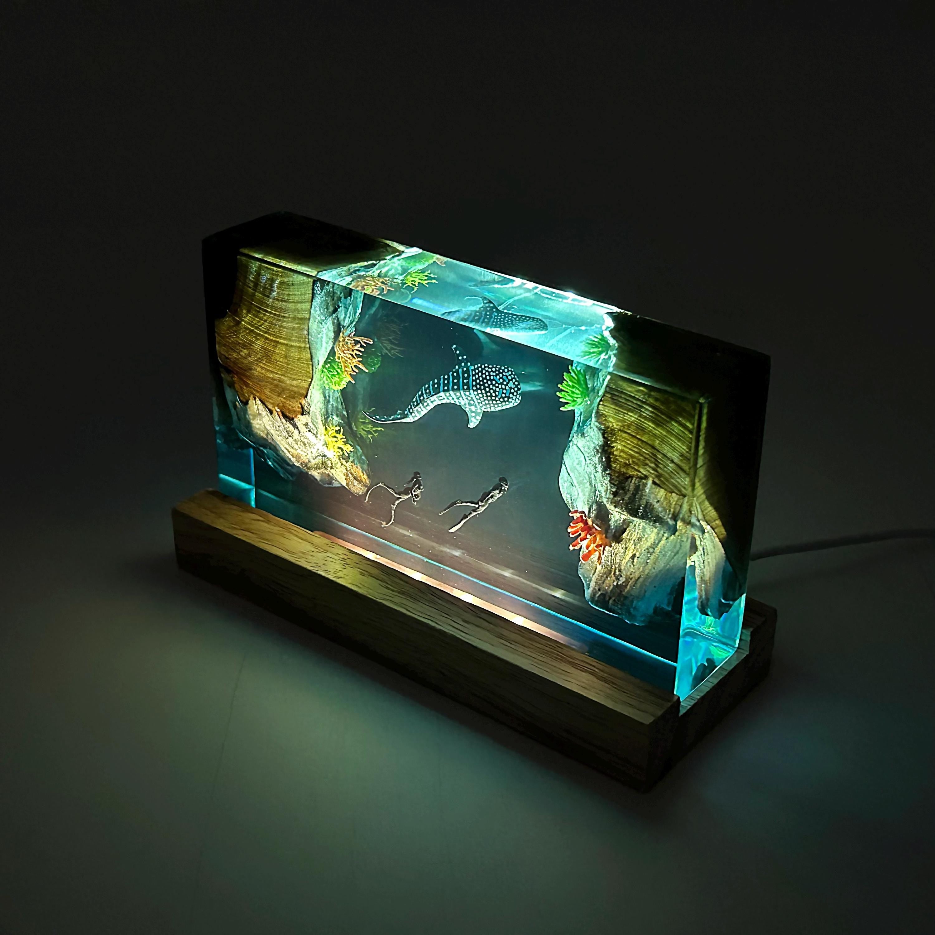 Whale Shark Resin Lamp, Ocean Scene, Divers, Wood Base Home Decor, Halloween Gifts, Christmas Gifts, Handmade Gifts for Kids, Divers Crafts