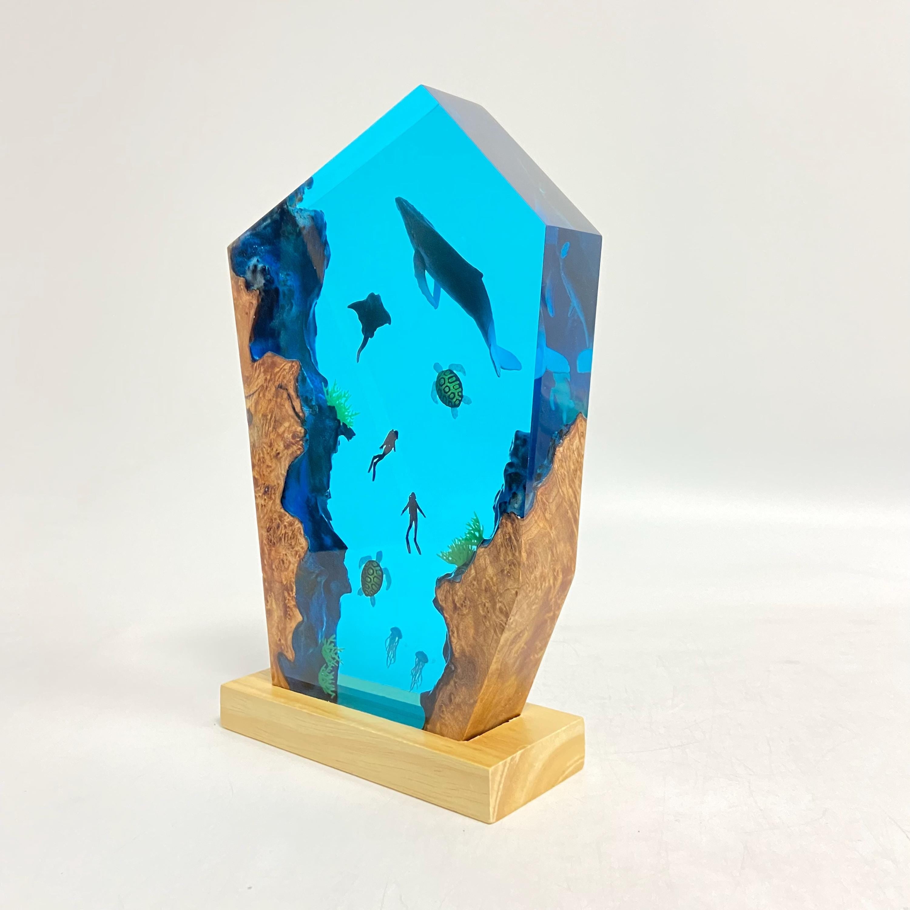 Ocean Resin Night Light, Unique Home Decoration, Gift For Her, Christmas Gift, Gift For Friend, Humpback Whale, Manta Ray