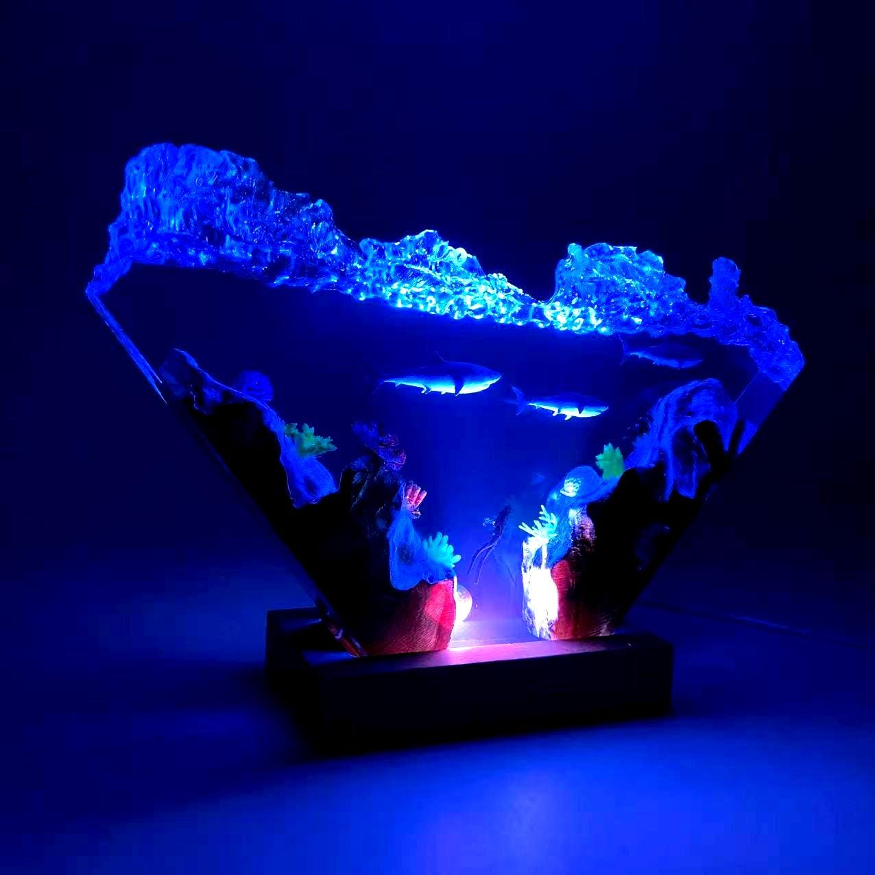Ocean Shark Diver Epoxy Resin Night Light, Crystal Wave Underwater Scene Lamp, Halloween Gifts, Christmas Gifts, Best Friend Gifts